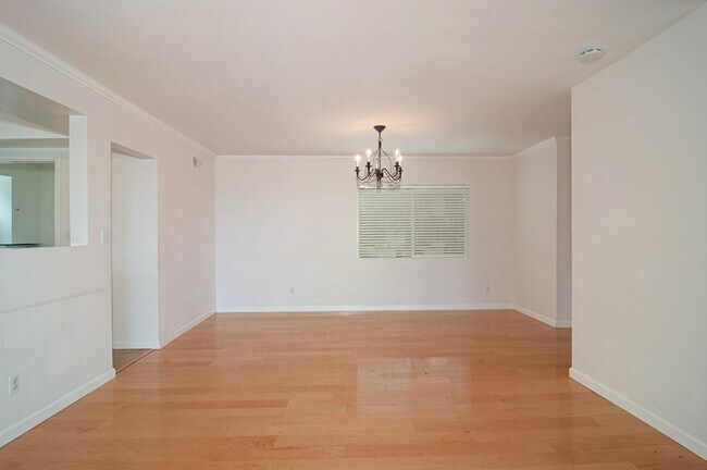 Building Photo - LIVE IN LA JOLLA!  LOVELY LA JOLLA HOME WI...