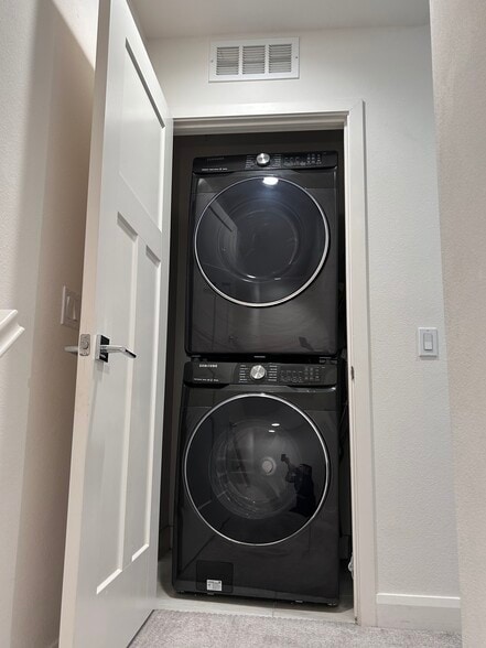 Premium washer and dryer - 582 E Imperial Ave