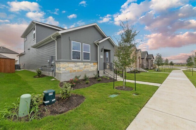 Building Photo - 204 Flowers Ave