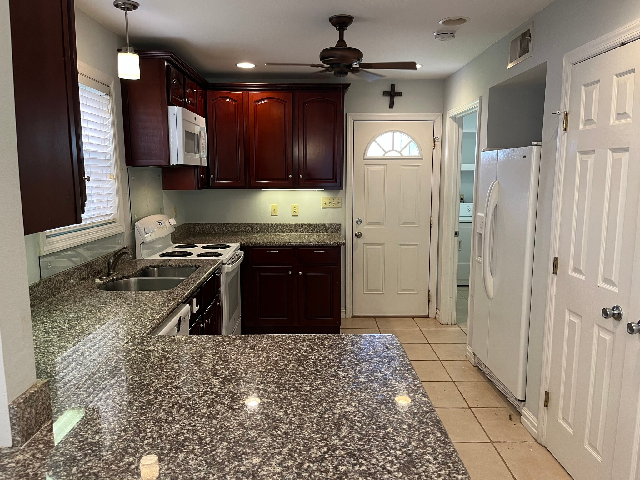 Kitchen - 6803 Louisville St