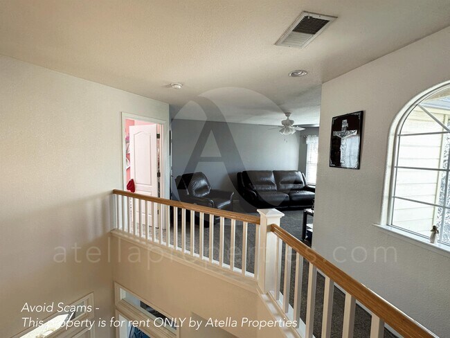 Building Photo - 5033 W Wren Ave