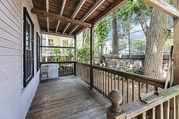 Building Photo - 6 Priesing St