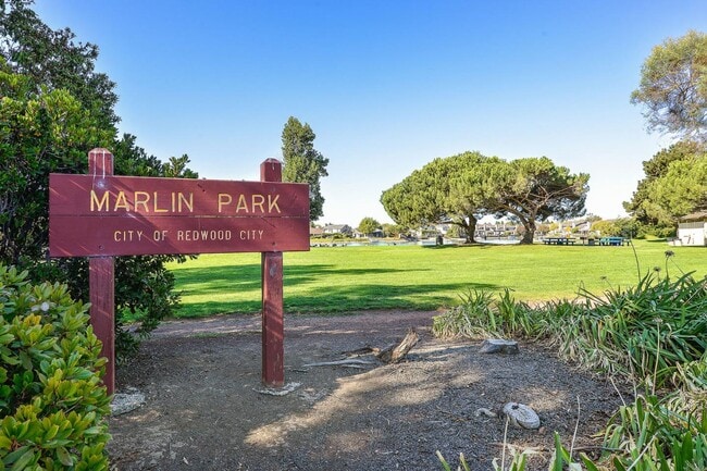 Building Photo - 142 Monaco Dr