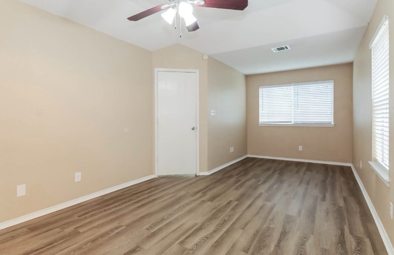 Building Photo - 4246 Hathaway Dr