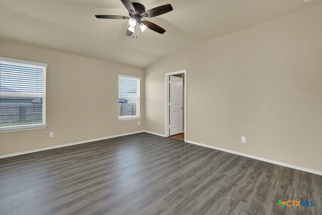 Building Photo - 1512 Doncaster Dr