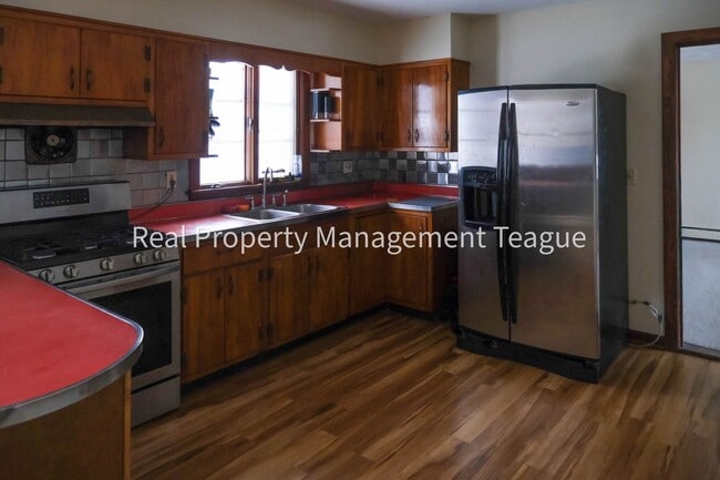 Building Photo - Charming 3 bedrooms in Rensselaer