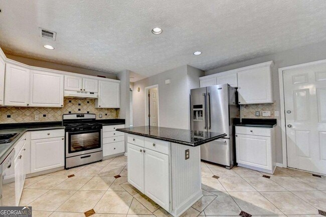 Building Photo - 2915 White Blossom Ln