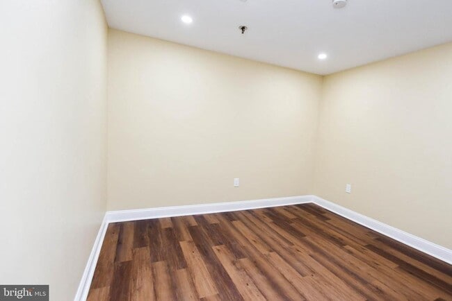 Building Photo - 5908 Grenfell Loop