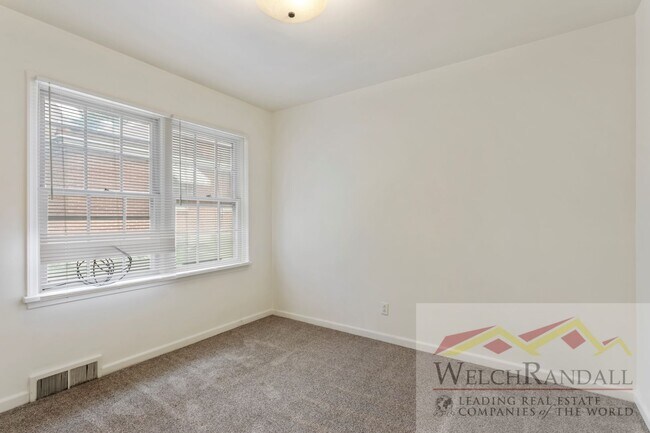 Building Photo - 2380 Polk Ave
