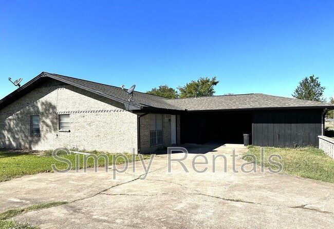 Building Photo - 706 Manson St