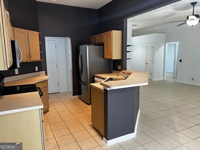 Building Photo - 300 Flamingo Dr