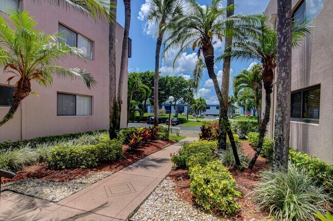 Building Photo - 15109 Ashland Dr