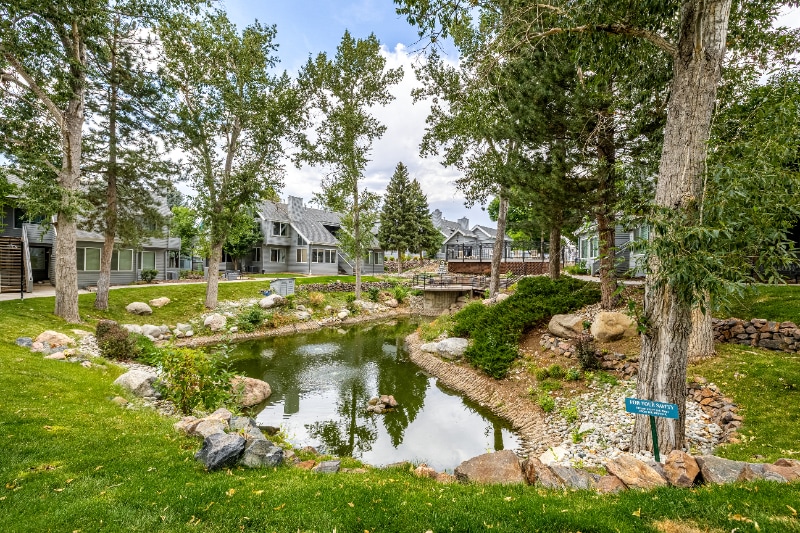 Building Photo - 8500 E Jefferson Ave