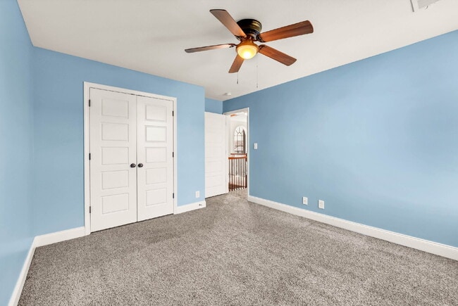 Building Photo - Close to Fort Campbell and MOVE IN READY!