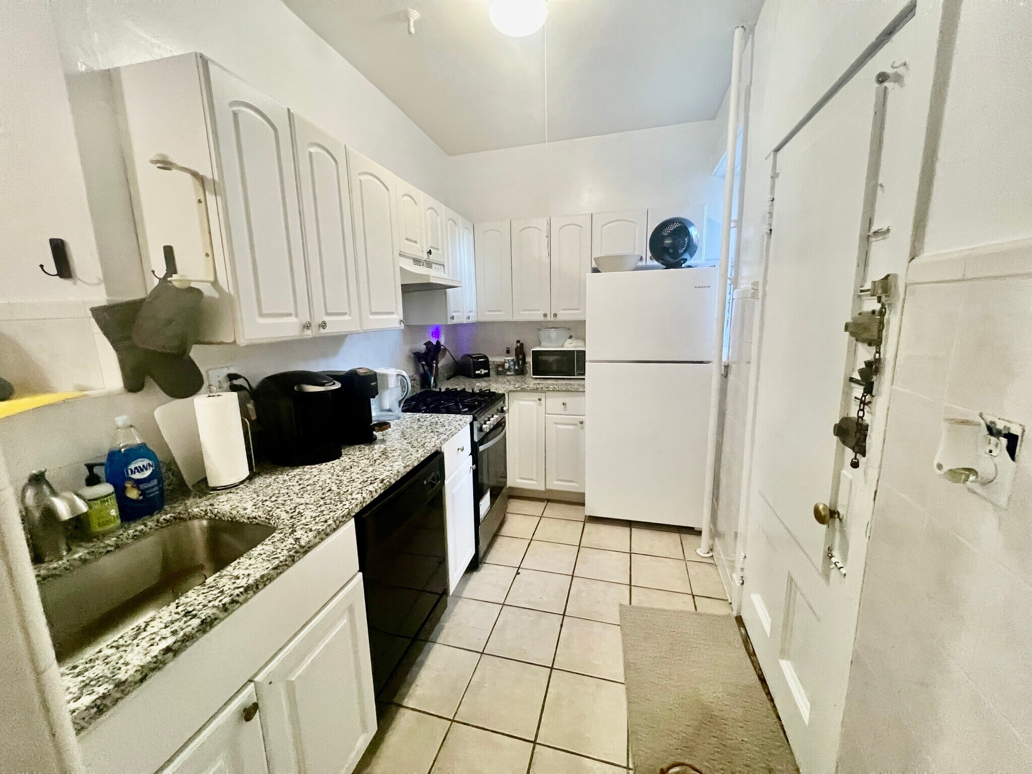 Building Photo - 322 Saint Paul St