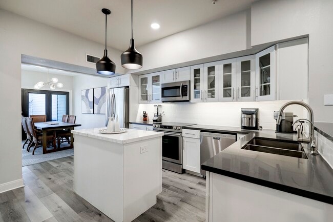 Building Photo - 12625 Memorial Dr