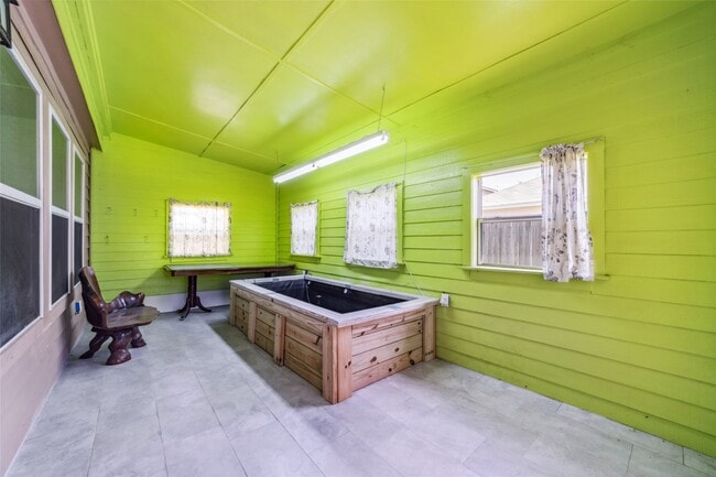 Building Photo - 3530 Barkers Crossing Ave