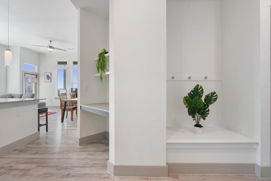 Building Photo - 12100 1/2 Ferrystone Glen Drive-SI FL4-ID1240337P