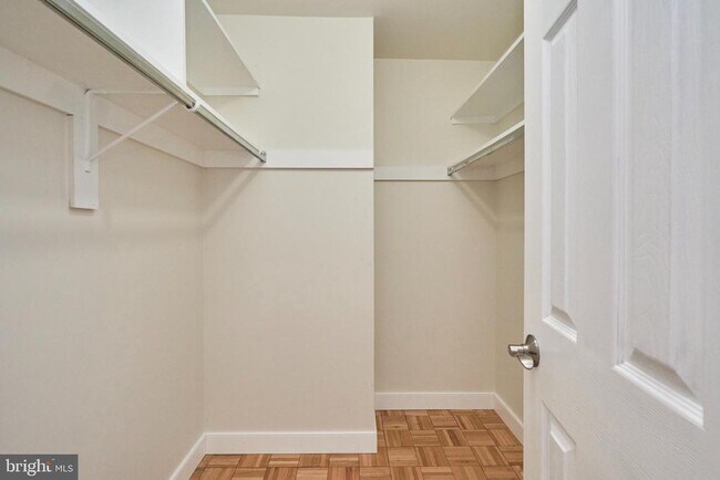 Building Photo - 1800 Old Meadow Rd