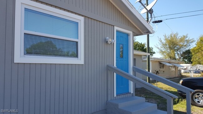 Building Photo - 12080 Moss Dr