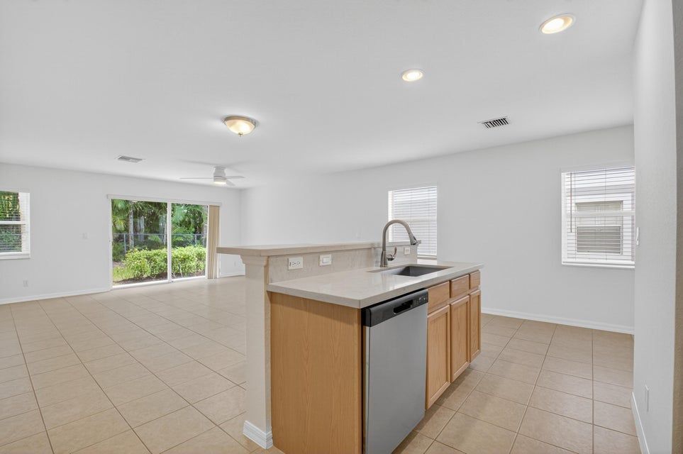 Building Photo - 16206 Sierra Palms Dr