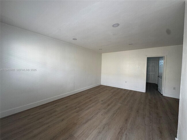 Building Photo - 500 13th St