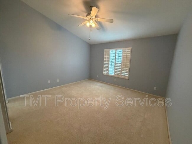 Building Photo - 70 Jade Tree Cir