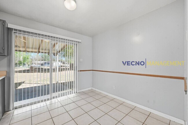 Building Photo - 701 Aviaton Ave