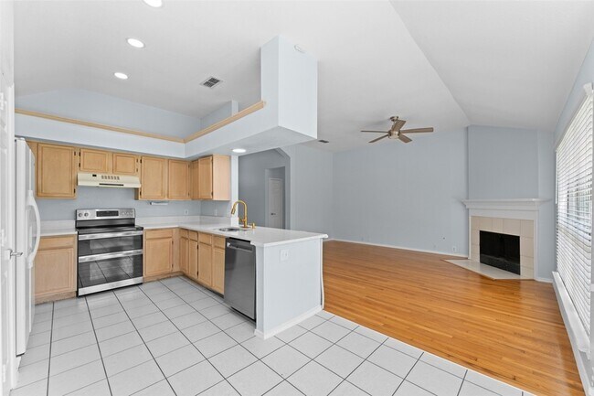 Building Photo - 6903 Hawaii Ln