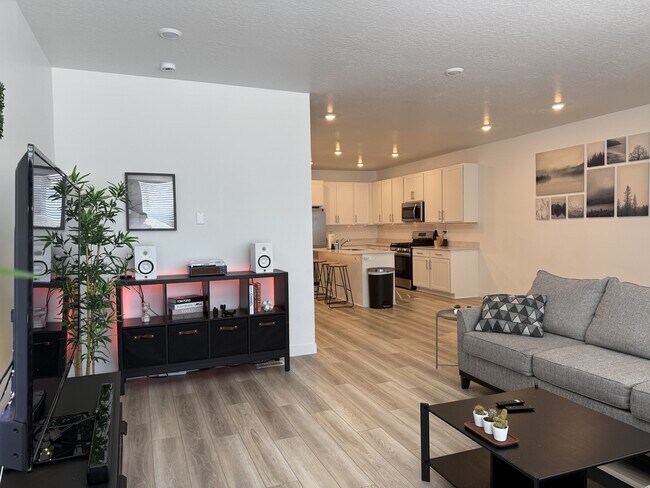 Building Photo - 10026 Dorado Wy