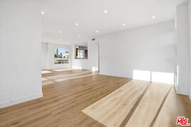 Building Photo - 1820 Prosser Ave