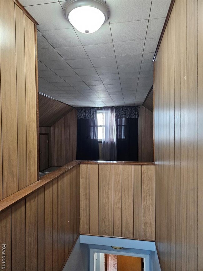 Building Photo - 736 Garfield Ave