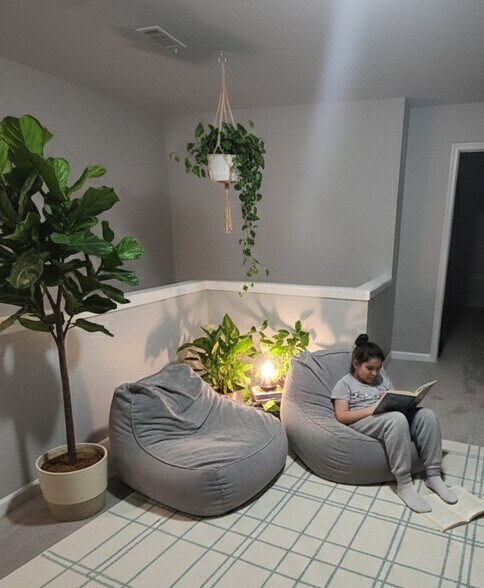 Staged loft area - 897 Ivydale Ln