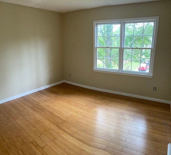 Bedroom 4 - 3070 Wellcrest Dr NW