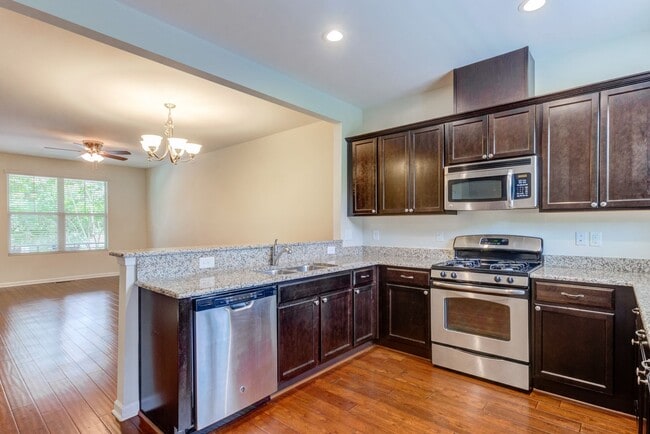 Building Photo - Townhome minutes from Lenovo Center: Available September 10th