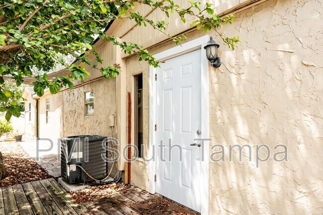 Building Photo - 3402 W Van Buren Dr