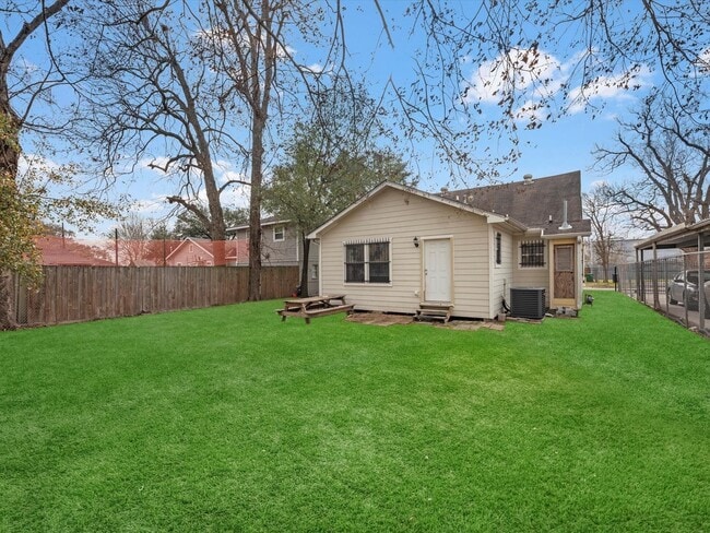 Building Photo - 1211 Bigelow St