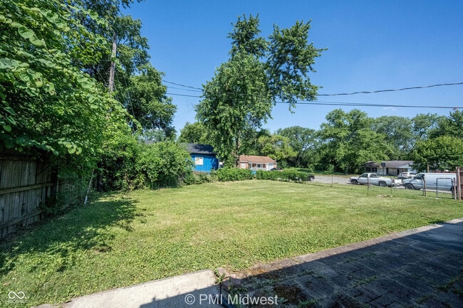 Building Photo - 3926 Malibu Dr