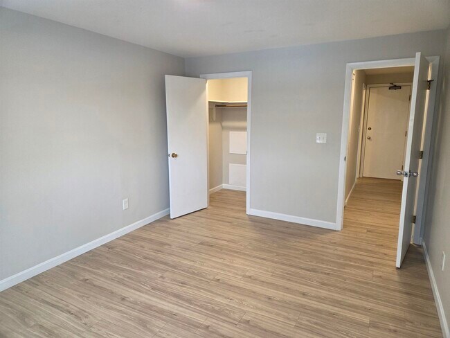 Building Photo - 136 Mammoth Rd