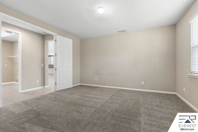 Building Photo - 58 Los Lagos Blvd