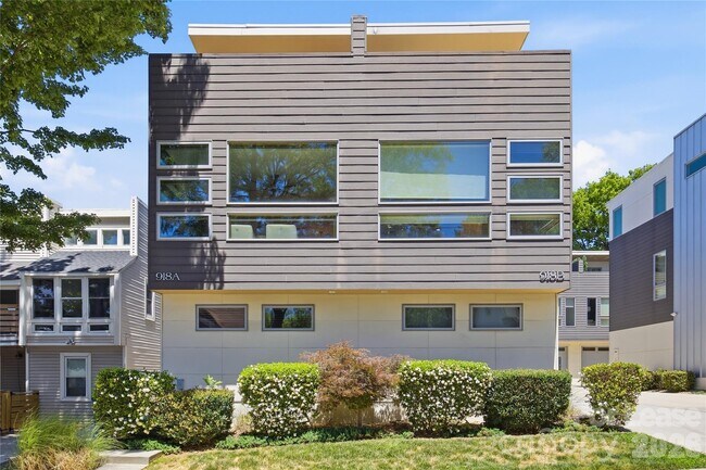 Building Photo - 918 Greenleaf Ave