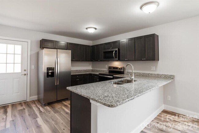 Building Photo - 275 Quinn Hill Ln