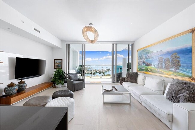 Building Photo - 1155 N Gulfstream Ave