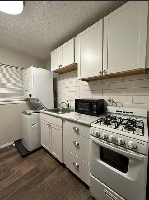 Building Photo - 630 S 15th St