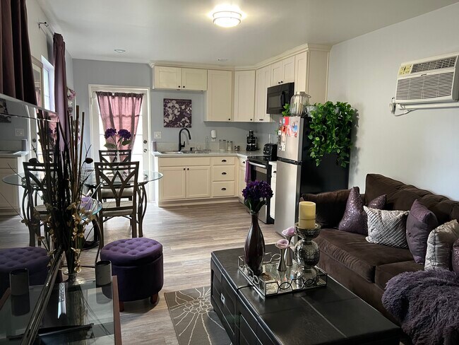 Building Photo - 6006 Donna Ave