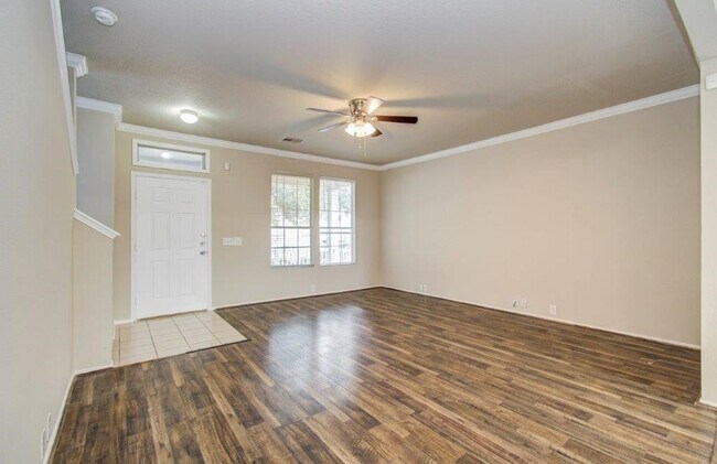 Building Photo - 6131 Scotchwood Dr