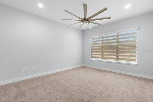 Building Photo - 2320 Symphony Cir