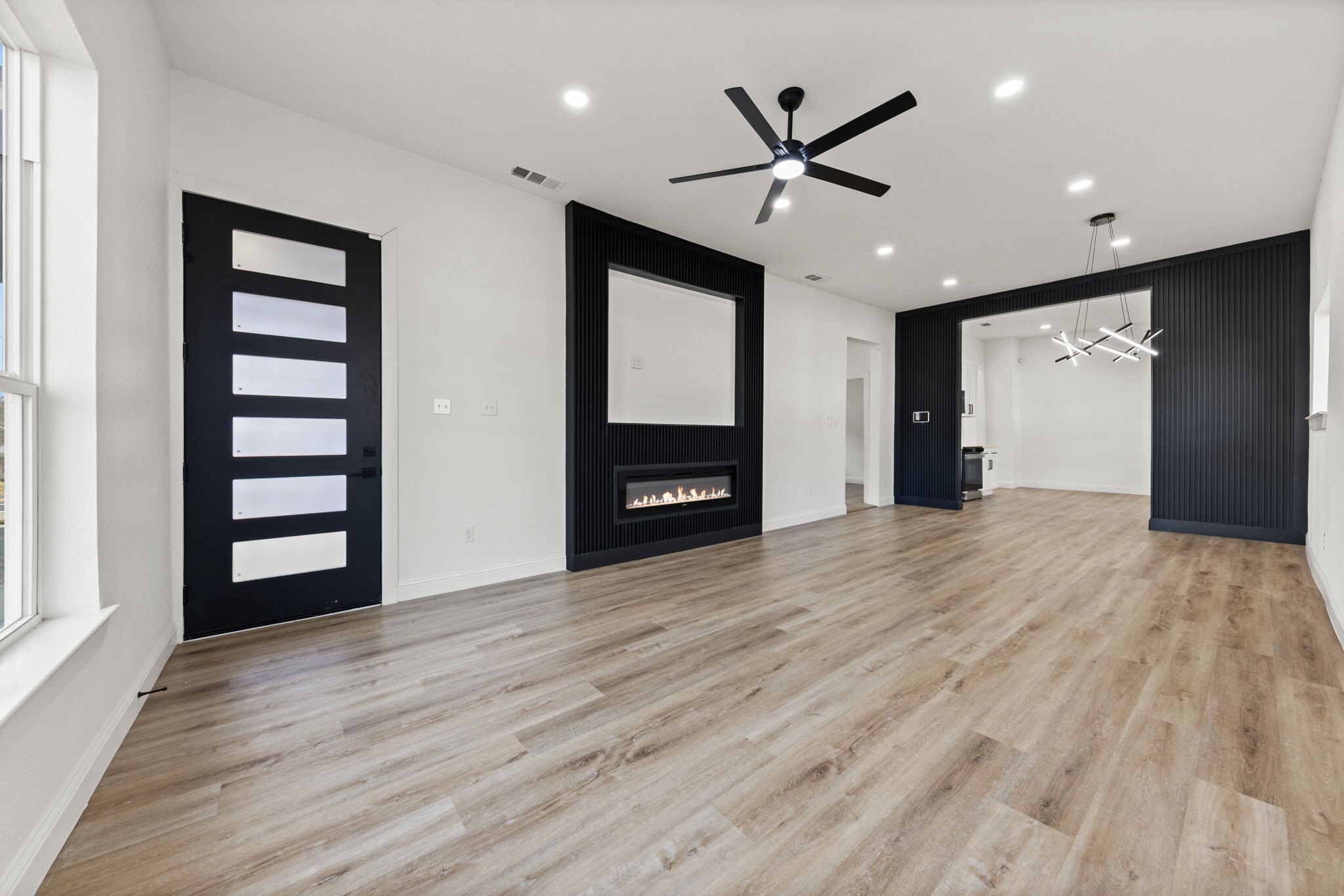 Building Photo - 1279 Bonham St