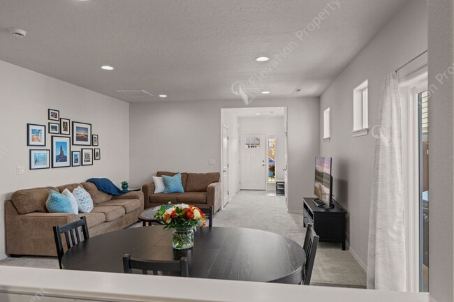 Building Photo - 2023 Hayden 3BR-2BA townhome in Redmond's ...