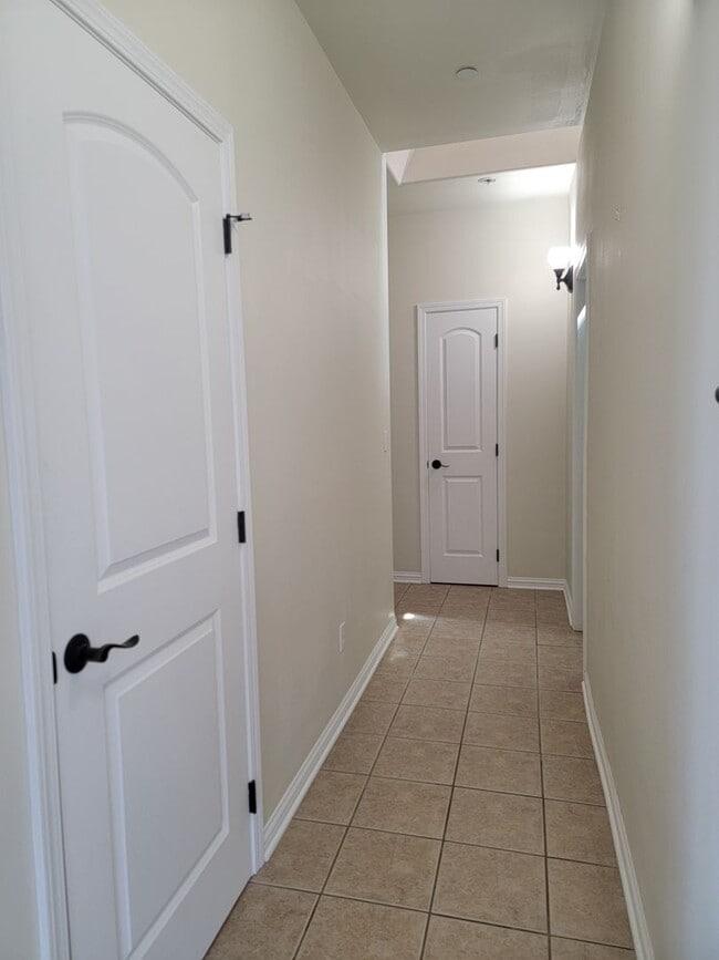 Building Photo - 2603 Plum Ct